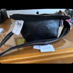 New with tags dempsey shoulder bag with patch